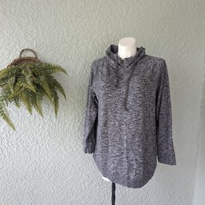 Torrid pullover heatherd gray hooded shirt size 3‎